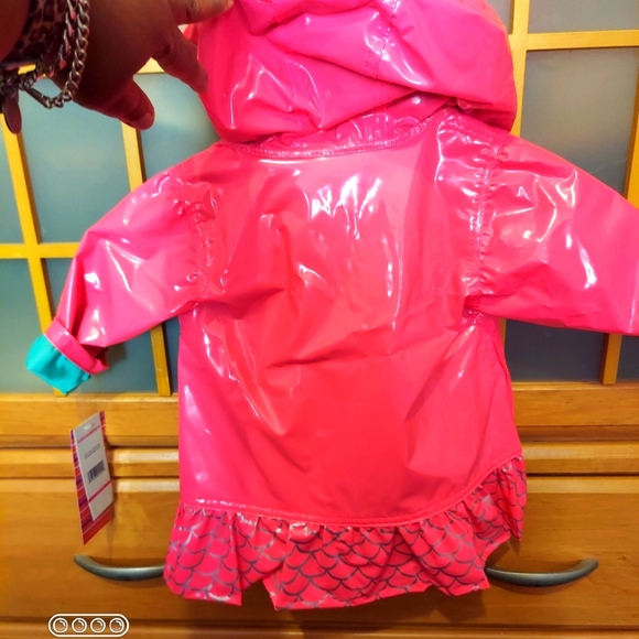 TODDLER RAIN 🌧 COAT - Picture 2 of 5